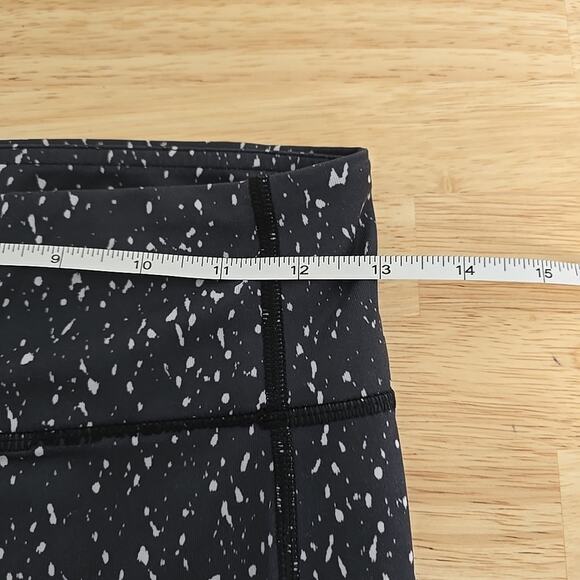 Lululemon Splattered Mesh Overlay Leggings Athletic Pants Black and White Size 4 - Picture 4 of 10